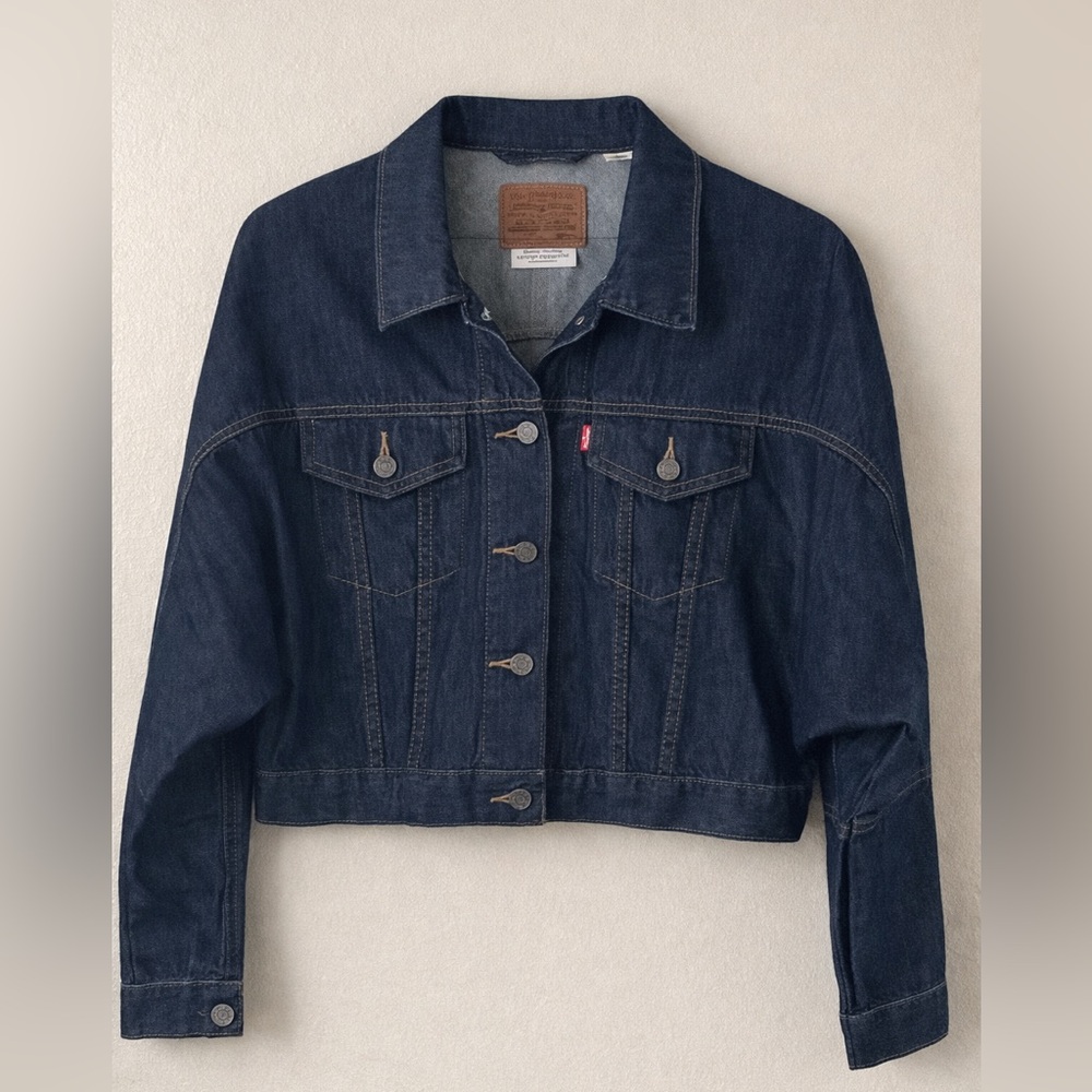 Levi’s premium cotton oversized cropped trucker jean jacket dark washed